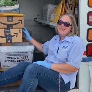 Meet your Posher, Suzanne